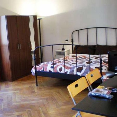 B&B Bologna Old Town And Guest House Bagian luar foto